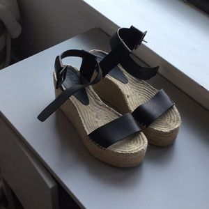 Vince women’s size 8 platforms / flatform sandal